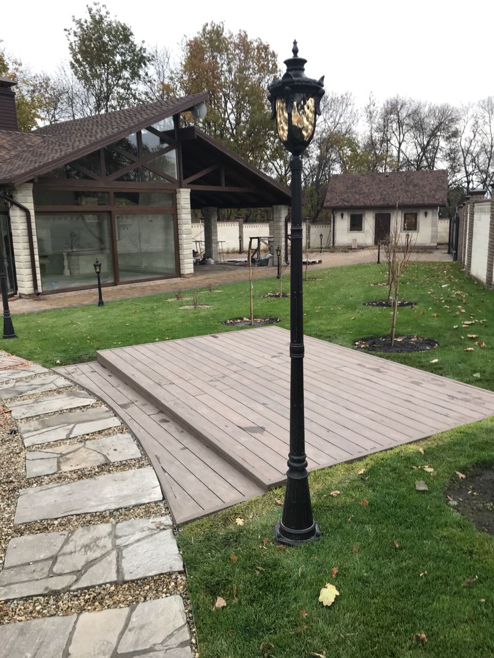 Монтаж террасной доски, ограждений и заборов из ДПК