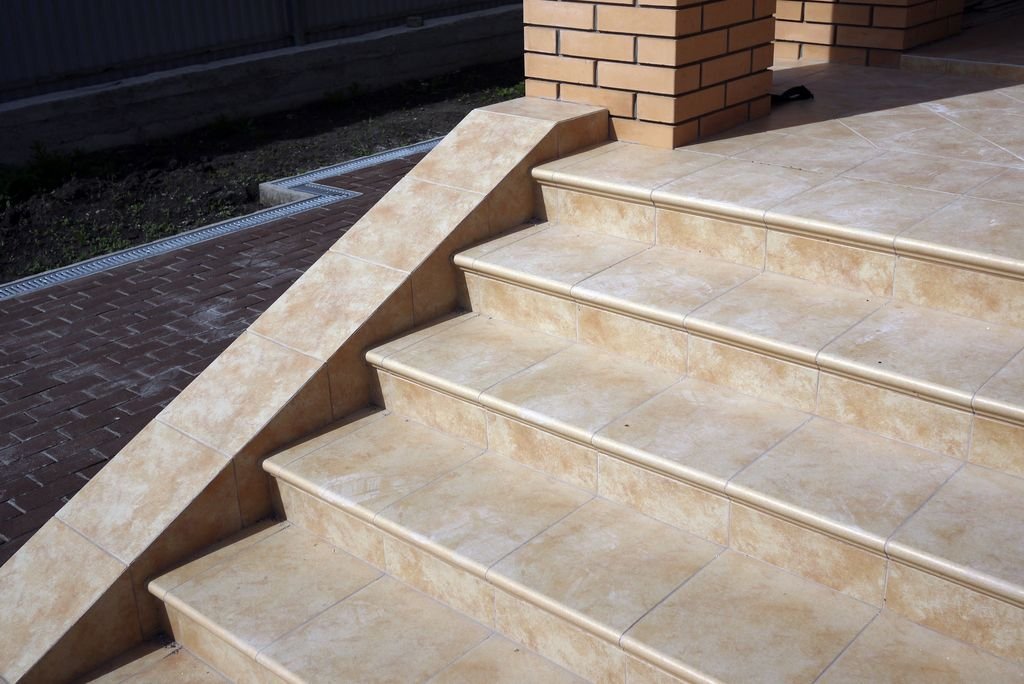 Монтаж клинкерных ступеней и плитки